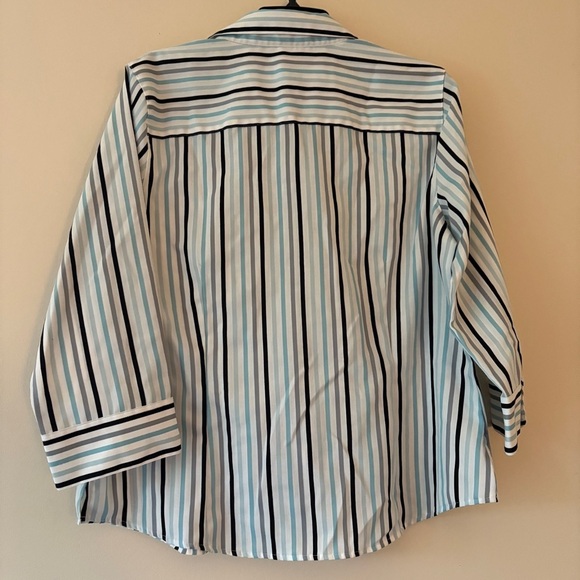 Foxcroft Wrinkle Free Striped Button Down Shirt Women’s 10 Fitted 3/4 Sleeve - Picture 2 of 3